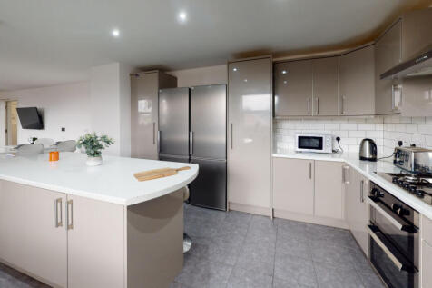 9-bed house on Smithdown Road, Liverpool, £5,811/mo