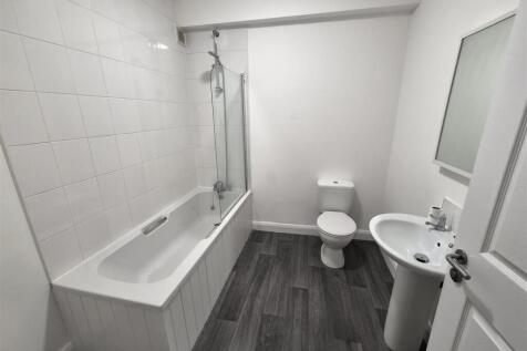 Wellington Road, Ashton-Under-Lyne photo 4