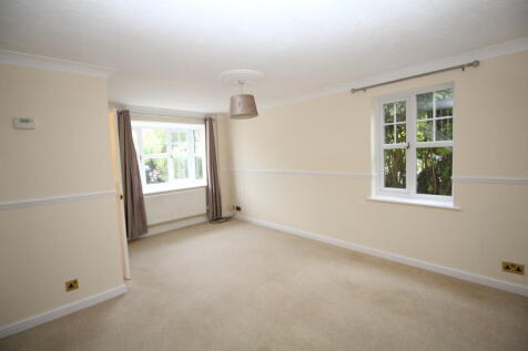 Bluebell Drive, Cepen Park North, Chippenham photo 3