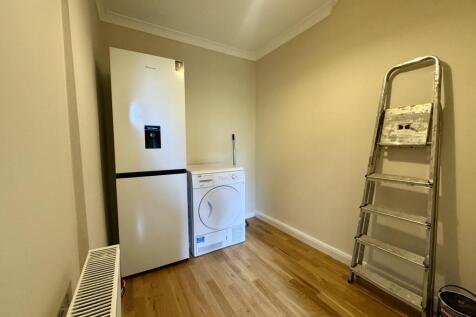Barlanark Place, G32 photo 5