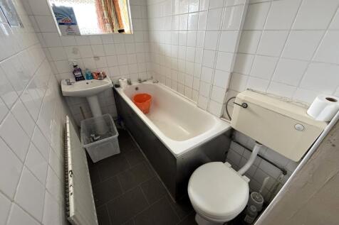FITTED BATHROOM