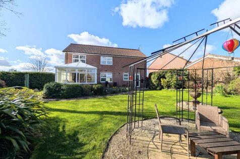 Rear garden view 4 