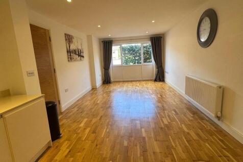 Ames Court, Bury St Edmunds photo 3
