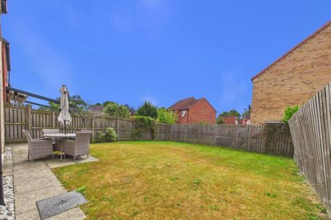 CAM05451G0-PR0165-STILL009.jpg