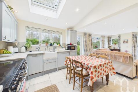 Open plan kitchen/diner