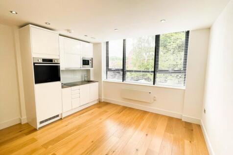 Kitchen / Living Rm