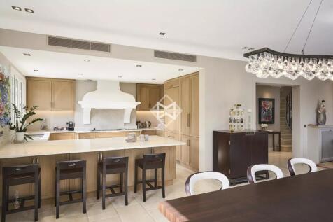 Kitchen Kitchen bar Tile