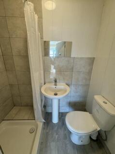 Tolworth Rise North, Surbiton photo 3