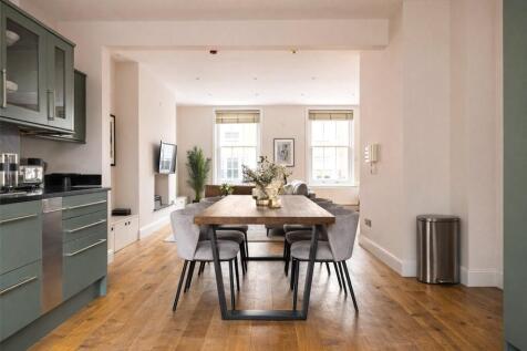Kitchen / Dining