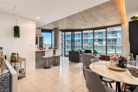 2 Bedroom for sale at RoyalVictoria, by barrain lo
