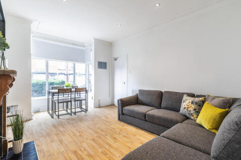 5-bed house on Trelawn Avenue, Leeds, £2,795/mo