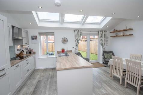 Wellington Court, Deeside photo 3