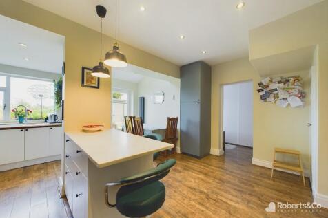 Open Plan Dining ...