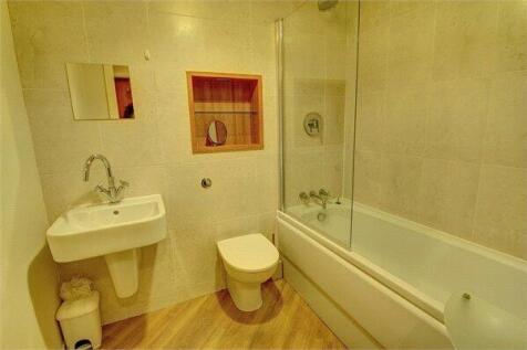 Colombo Square, Worsdell Drive, Gateshead, Tyne and Wear, NE8 photo 5