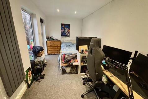 Ground Floor Bedroom/Home Office