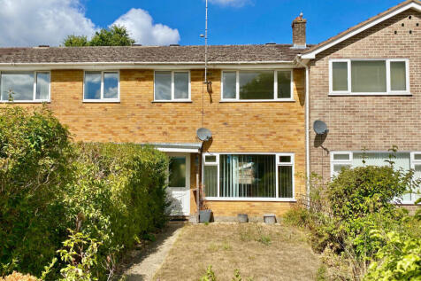 Three bedroom mid terrace house with garage