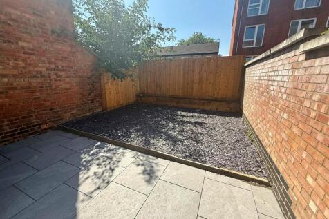 41 Talbot garden.jpg
