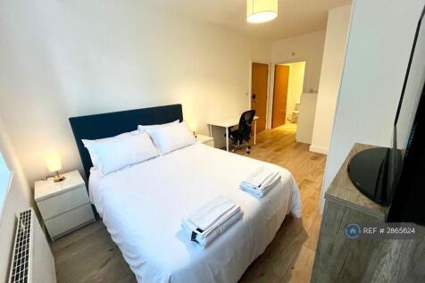 Master Bedroom En-Suite