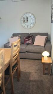 19 Ismay Lodge - 3.jpg