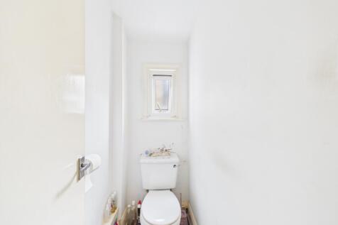 CAM03750G0-PR0103-STILL006