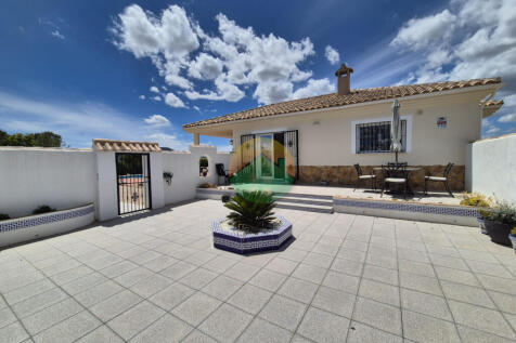 4 Bedroom Detached For Sale-CARA06-26