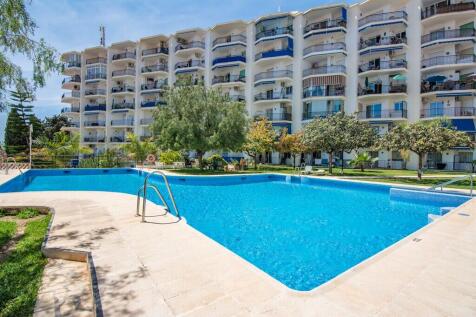 Pool &amp; building