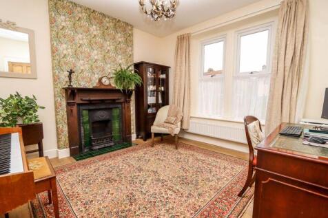 Entertainment Room/Study