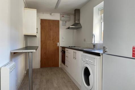 3, 284 Holton Road - kitchen.jpg