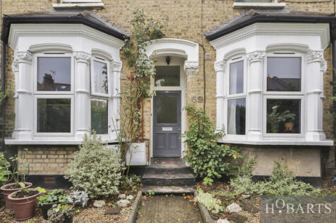 3 Bedroom ground floor converted apartment with S