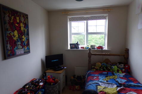 2nd bedroom
