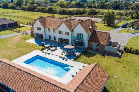 House With Pool