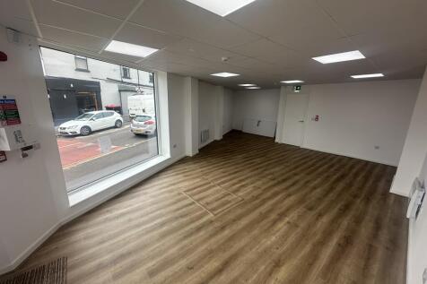Retail Property (high street) to rent Image 3