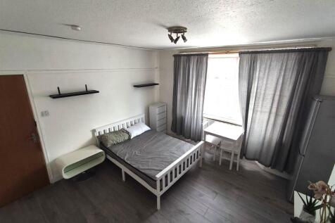 Room 1-38 St james second Photo.jpeg