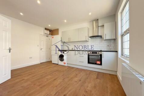 STUDIO FLAT IN HOUNSLOW