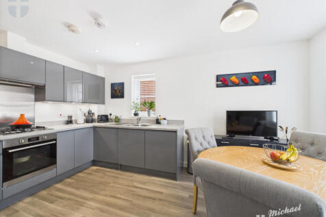 CAM03218G0-PR0689-STILL003