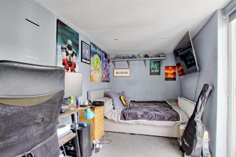 Bedroom 5 (downstairs).jpg