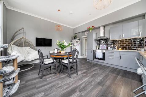 Kitchen / Reception Room GFF