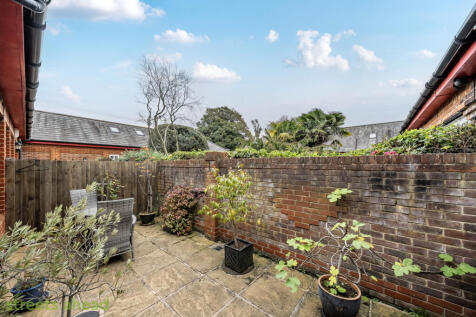 8a9d7a76-b990-45a...