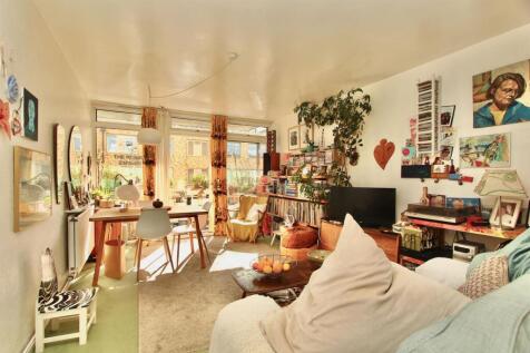 Arbor Court, N16