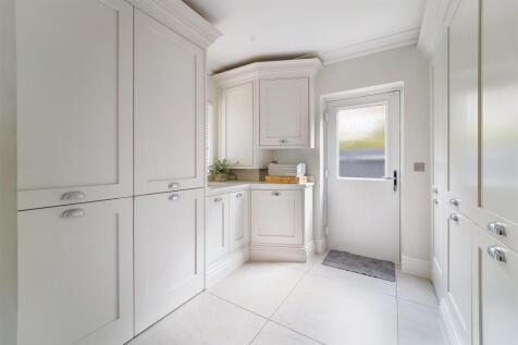 CEDAR WALK, 13B, RUFFETT WOOD HOUSE  (10).jpg