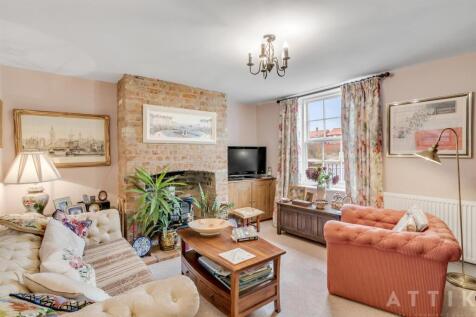 Attik 11 St Johns Road Bungay NR35 1DH (7).jpg