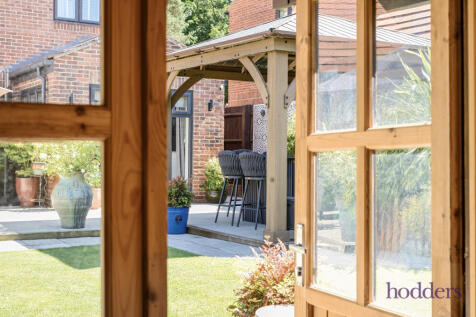 03e5ae5f-a556-432...