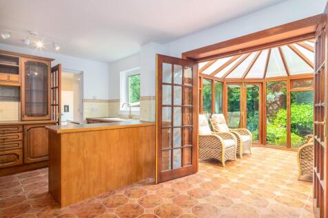 Dining/ Kitchen