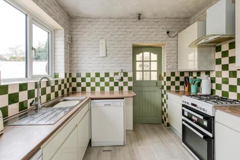 3 Chapel Close-Kitchen.jpg