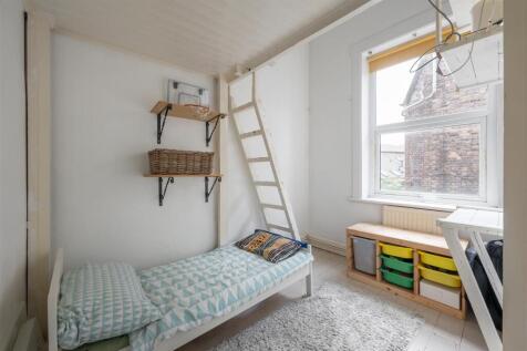 Lower Clapton Road, E5