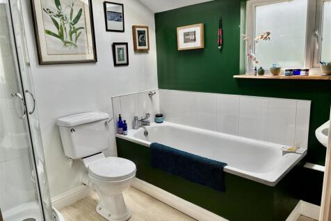 Bathroom.jpeg