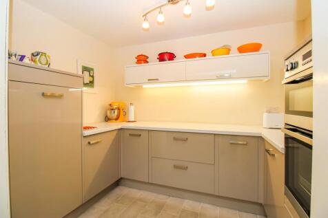 FURTHER KITCHEN SPACE