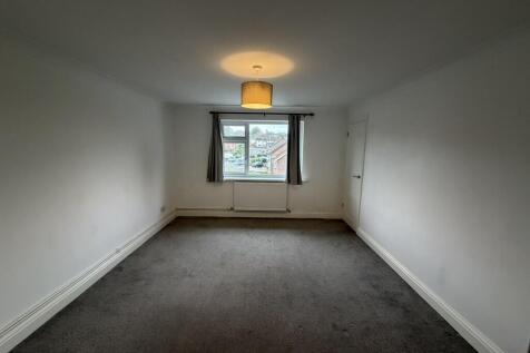 Oak Court, Woolaston Avenue, Cyncoed, Cardiff photo 4