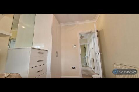 Single Room £650