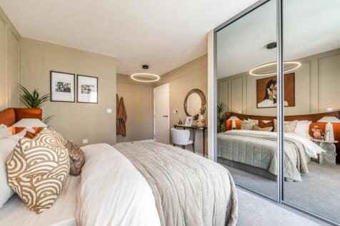 Kew Bridge Rise, Wren House, Principal Bedroom Fitted